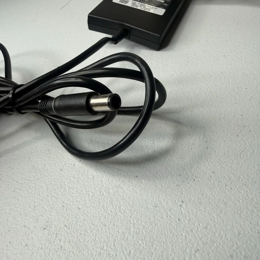 Genuine DELL 90W LA90PE1-01 AC Adapter 19.5V 4.62A Power Charger with Power Cord